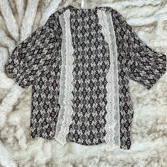 Xhilaration cream bohemian black and pink Aztec print shawl cardigan coverup | S - Picture 2 of 4